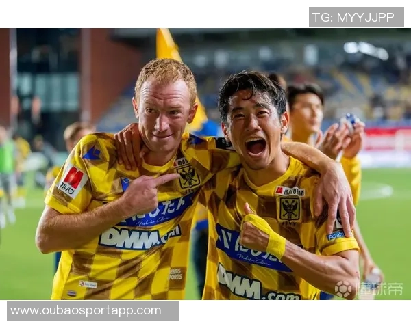 比甲比赛因球迷投掷水杯击中主裁在第87分钟意外中止引发热议